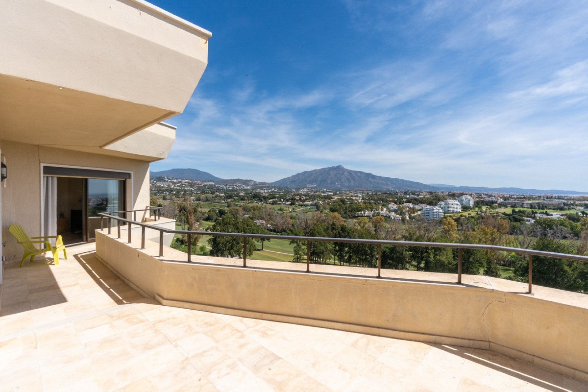 Resale - Apartment - Penthouse - Estepona - Estepona Centro