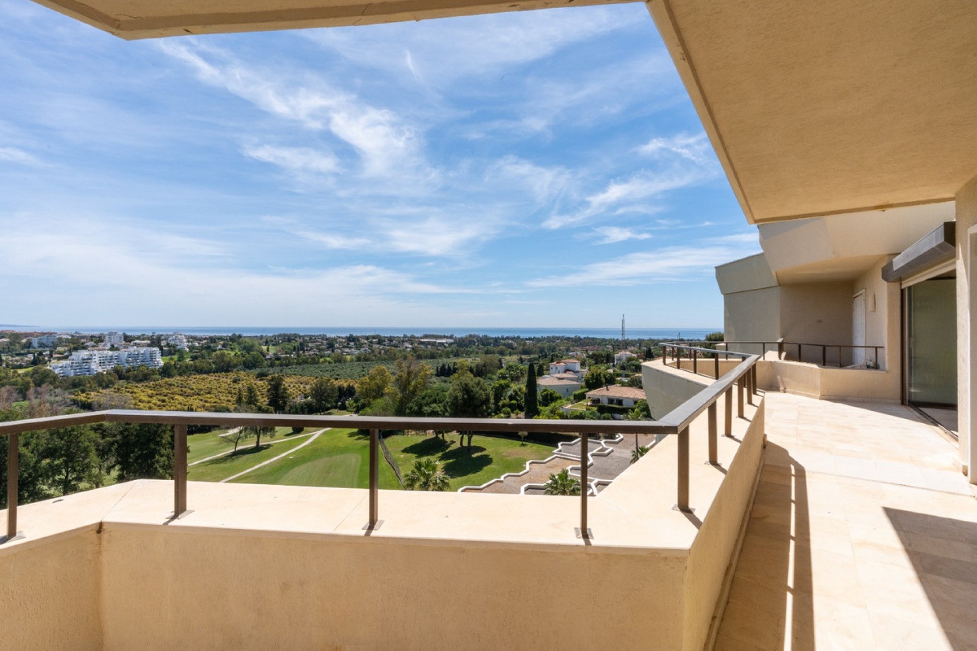 Resale - Apartment - Penthouse - Estepona - Estepona Centro