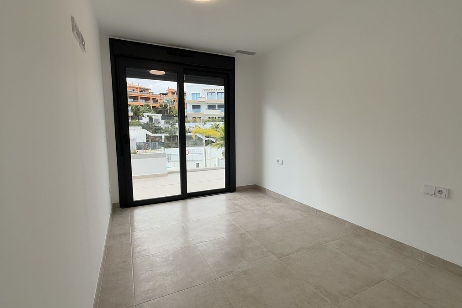 Resale - Apartment - Penthouse - Estepona - Estepona Centro