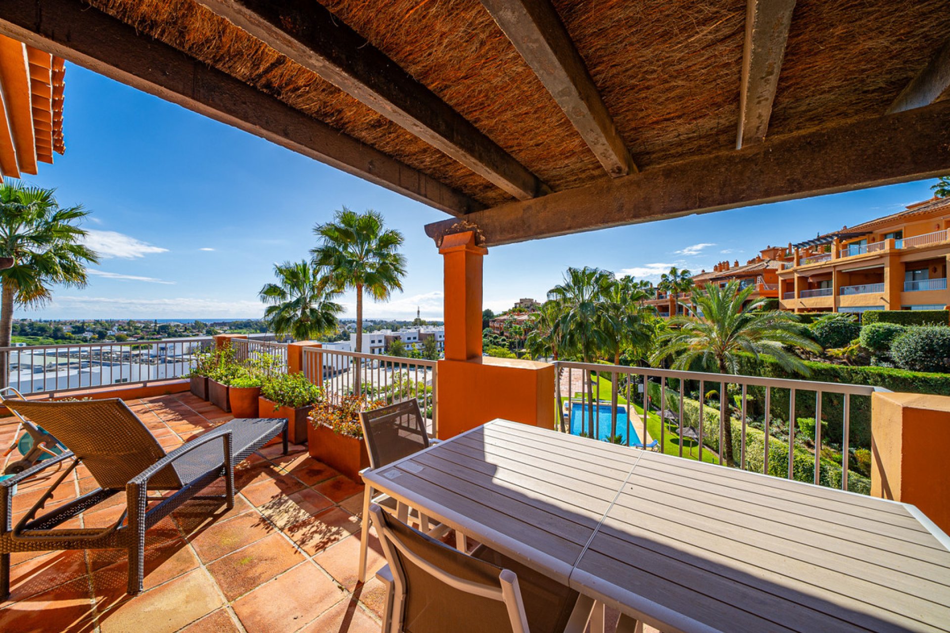 Resale - Apartment - Penthouse - Estepona - Estepona Centro