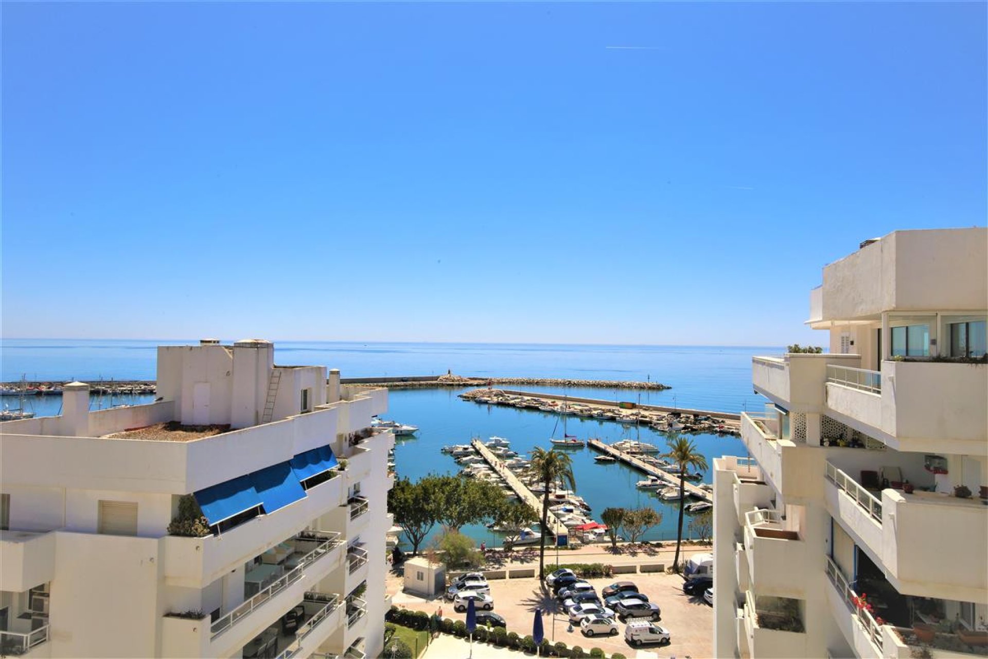 Resale - Apartment - Penthouse - Estepona - Estepona Centro