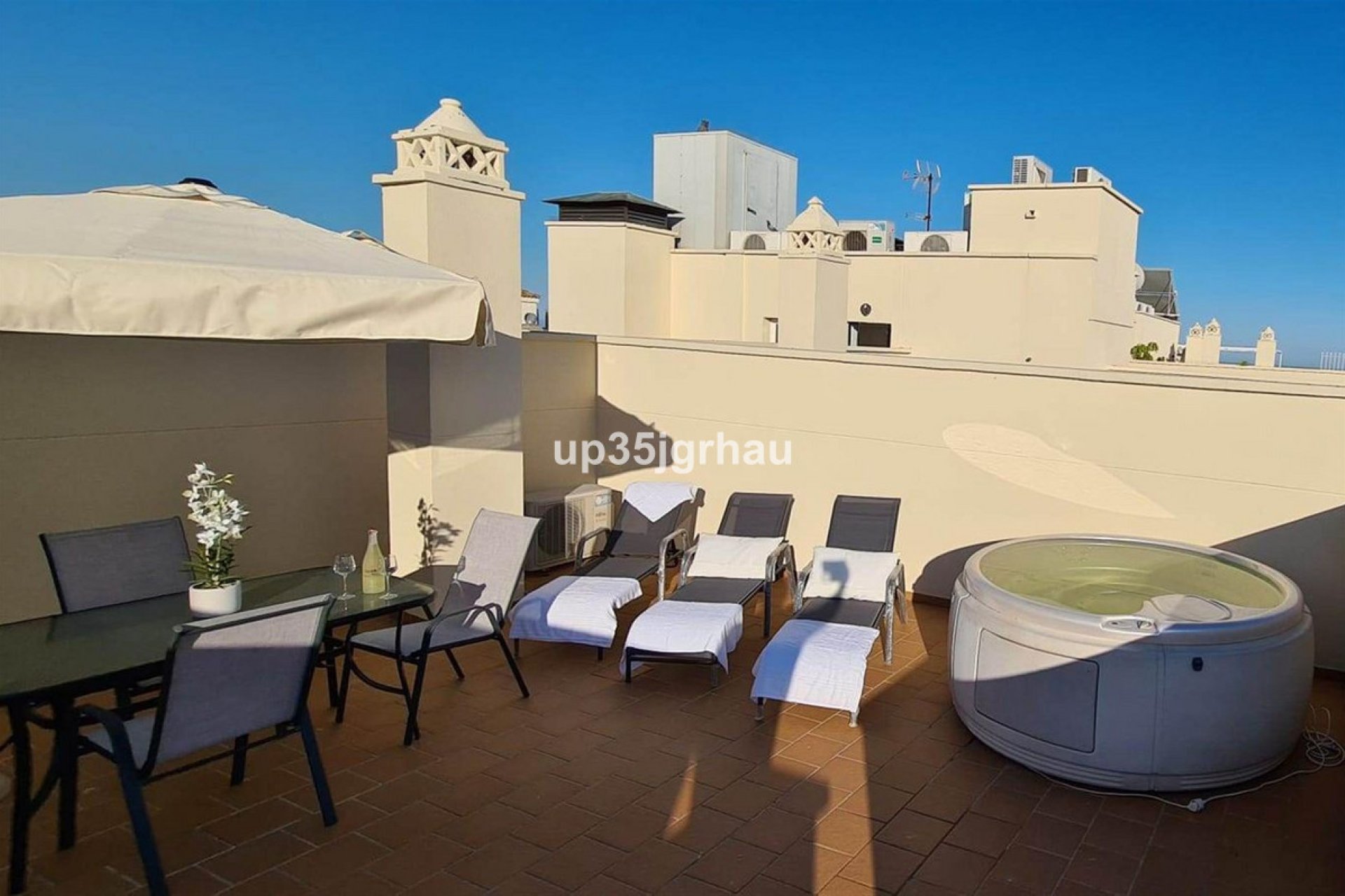 Resale - Apartment - Penthouse - Estepona - Estepona Centro