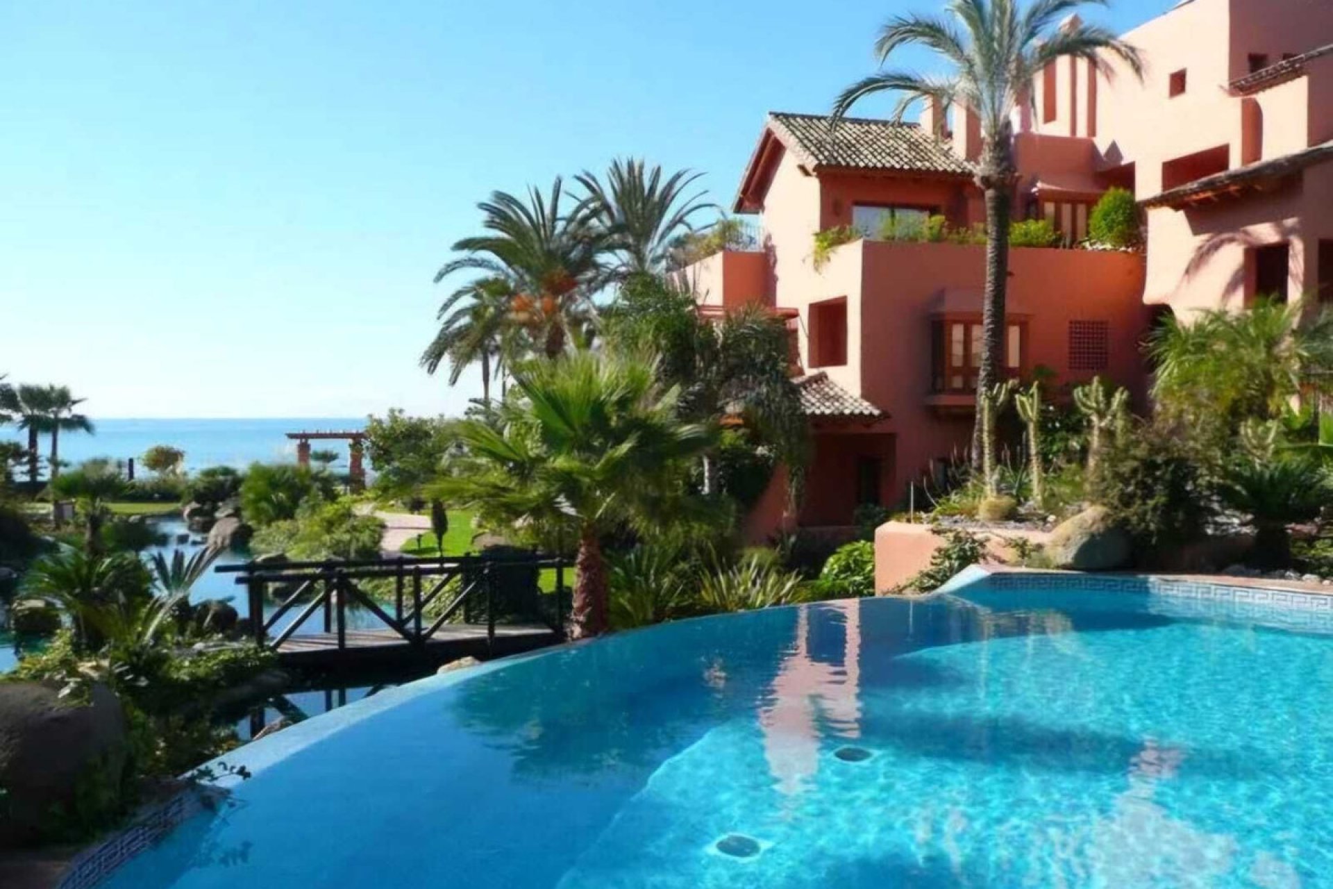 Resale - Apartment - Penthouse - Estepona - Estepona Centro