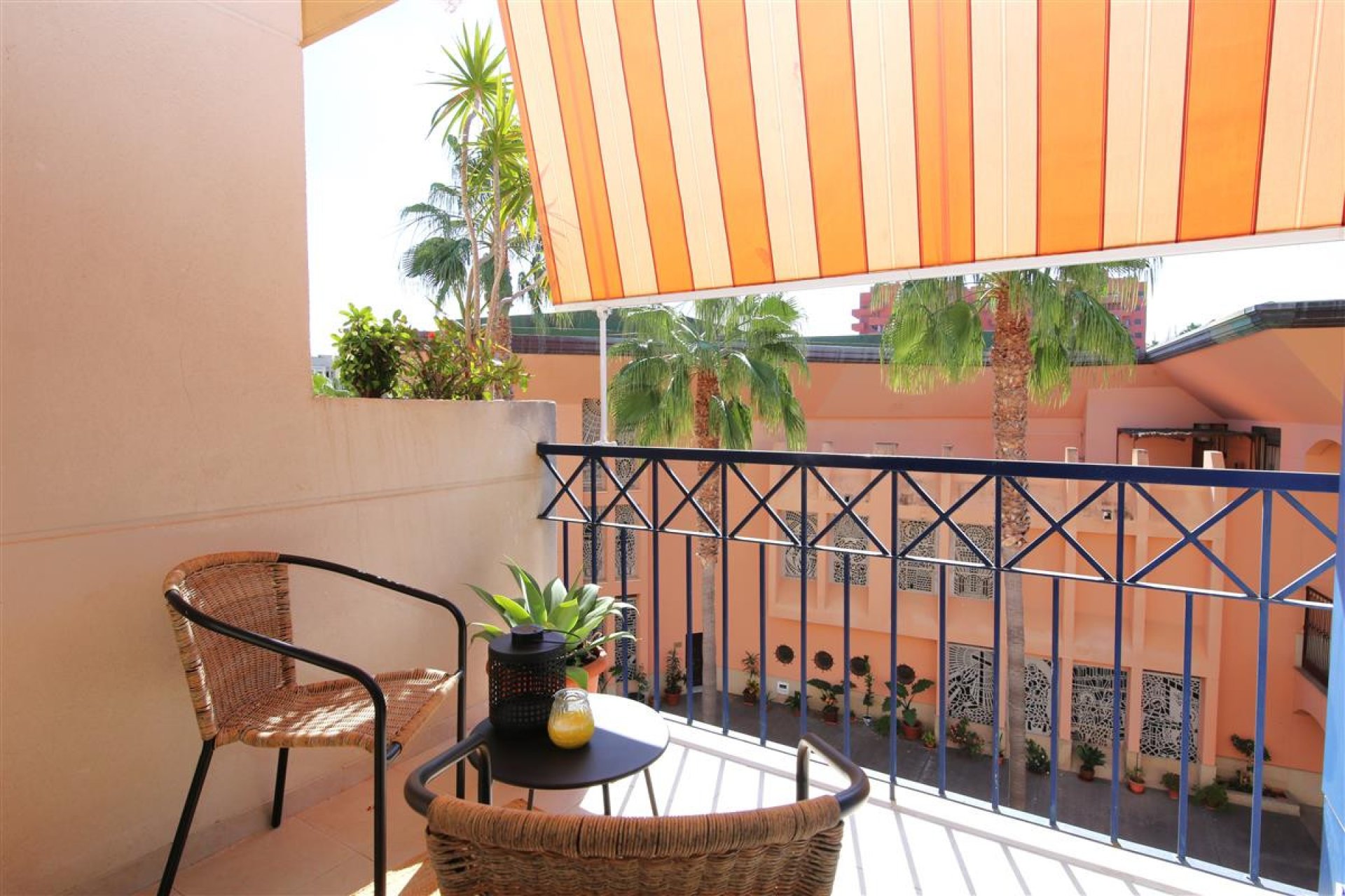 Resale - Apartment - Penthouse - Estepona - Estepona Centro