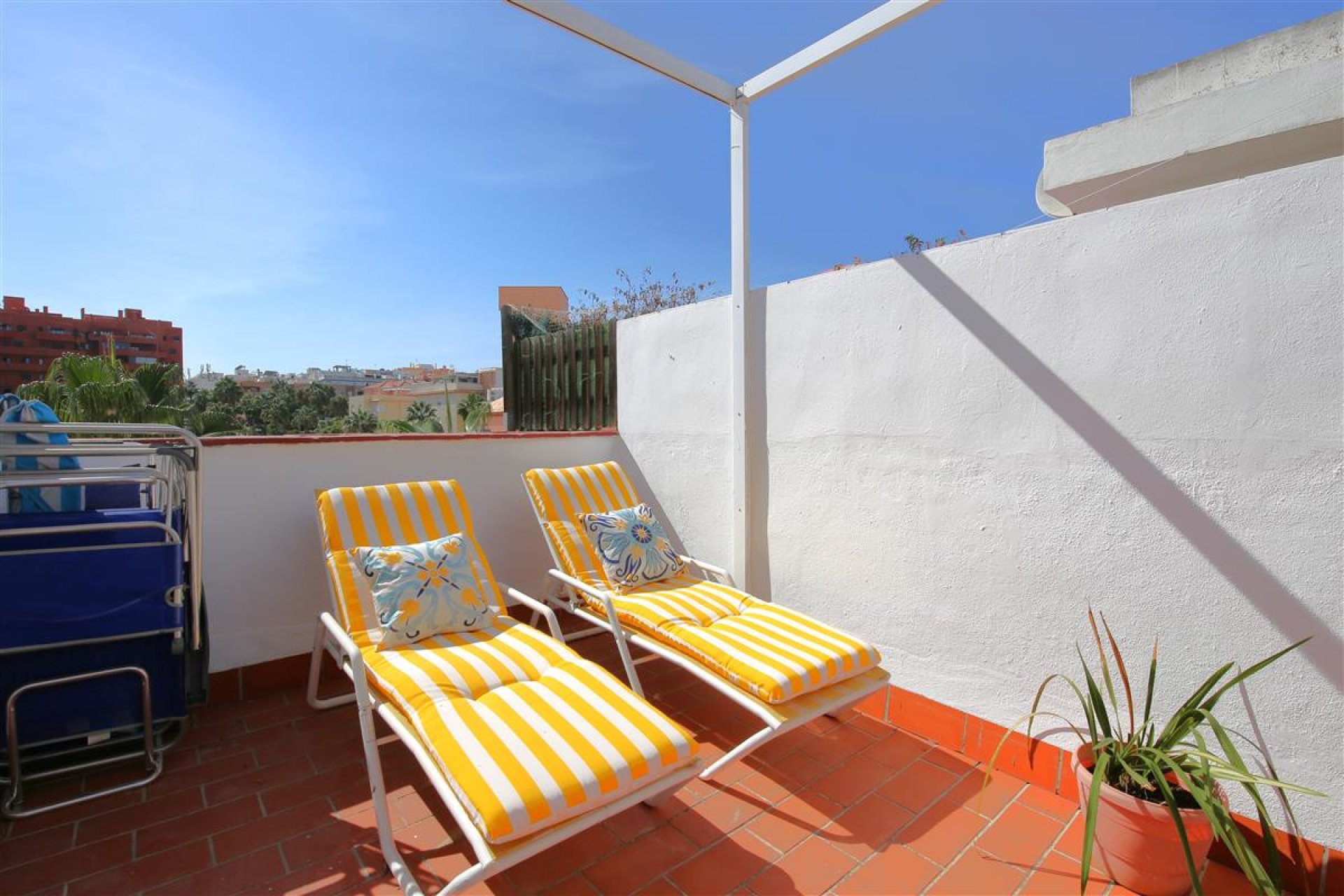 Resale - Apartment - Penthouse - Estepona - Estepona Centro