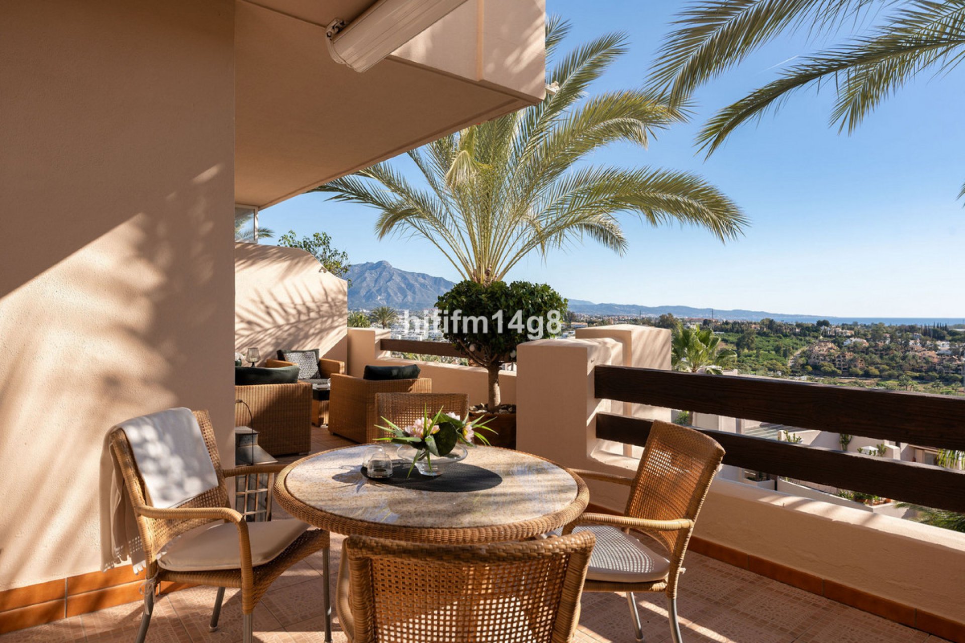 Resale - Apartment - Penthouse - Estepona - Estepona Centro