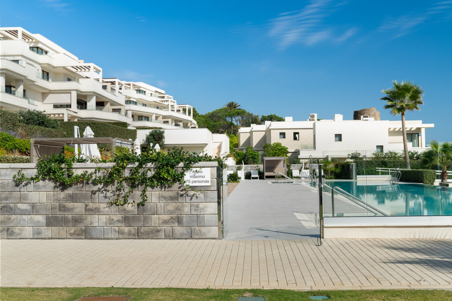 Resale - Apartment - Penthouse - Estepona - Estepona Centro