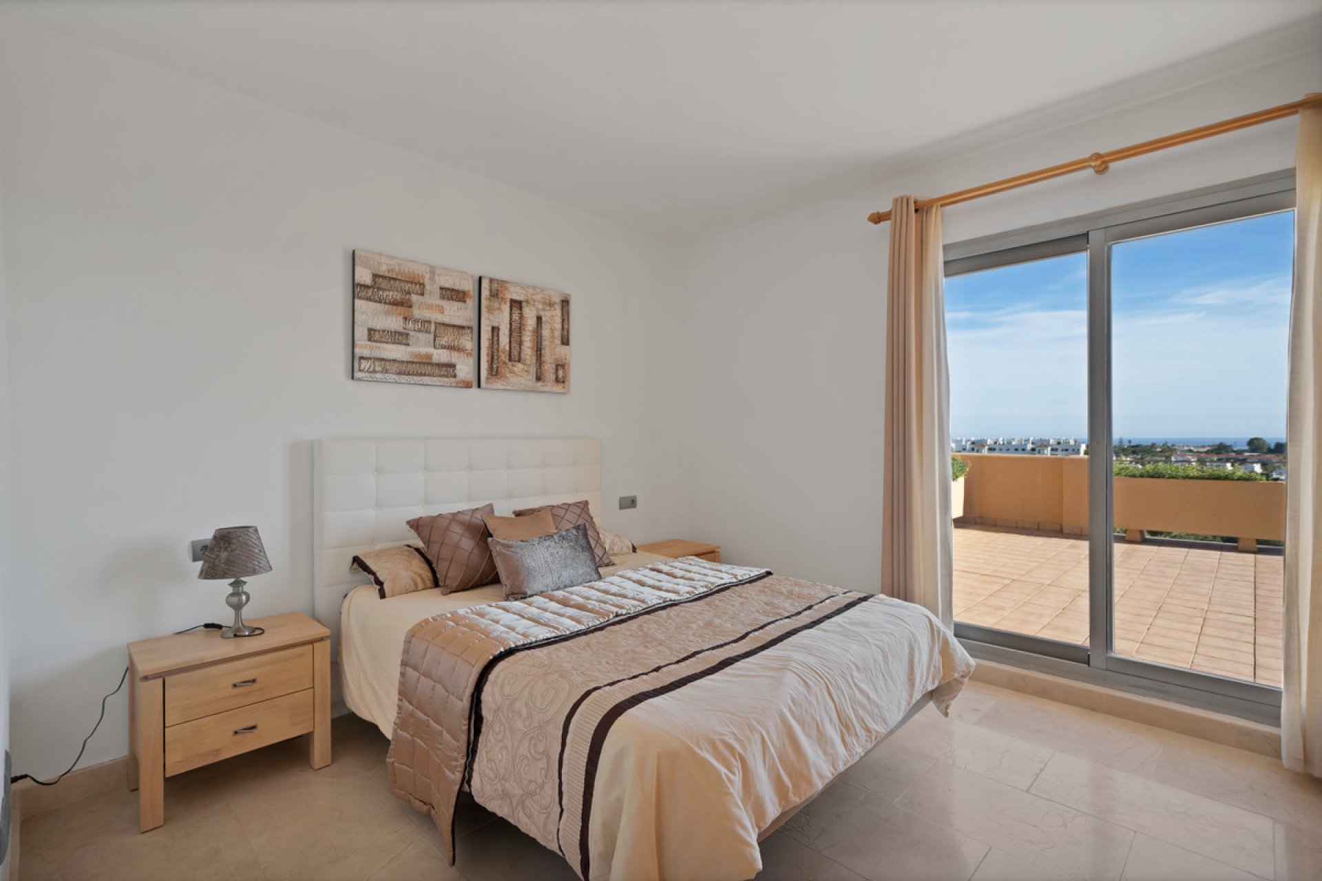 Resale - Apartment - Penthouse - Estepona - Estepona Centro