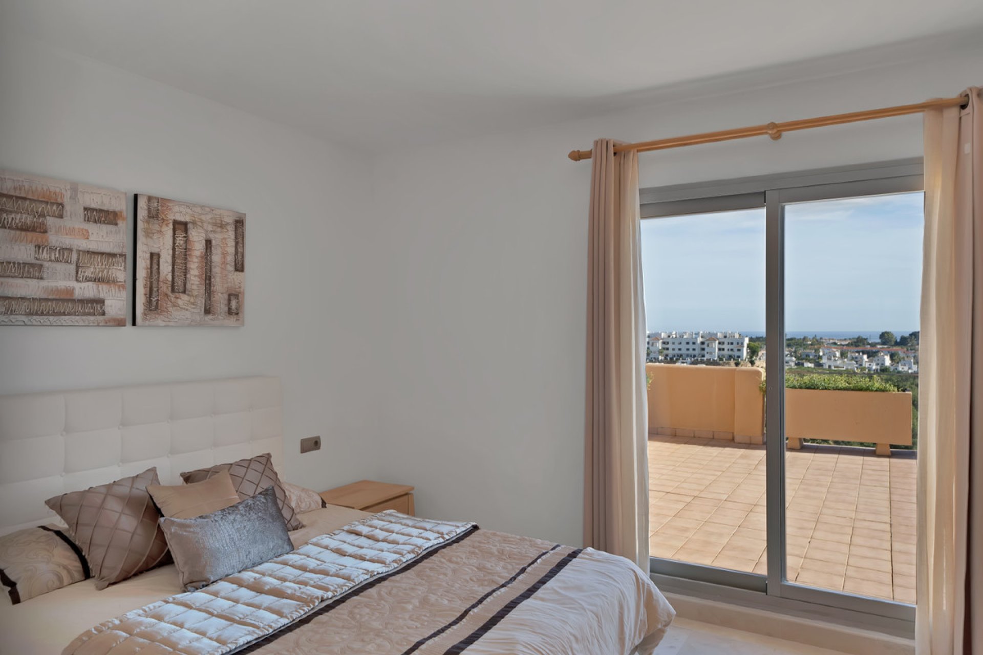 Resale - Apartment - Penthouse - Estepona - Estepona Centro