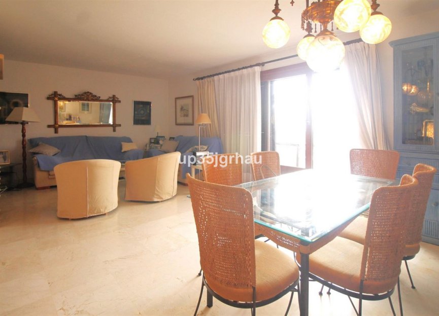Resale - Apartment - Penthouse - Estepona - Estepona Centro