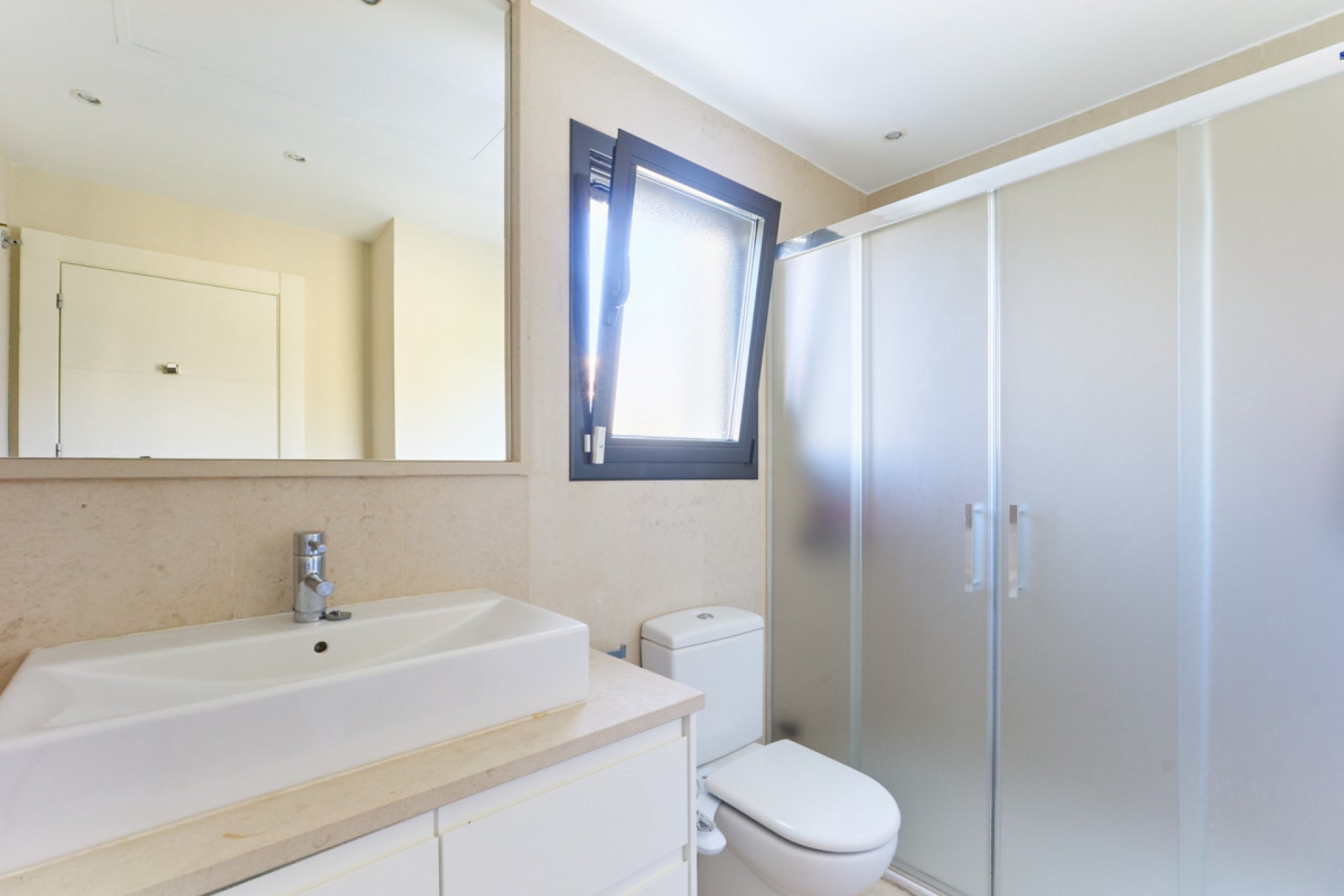 Resale - Apartment - Penthouse - Estepona - Estepona Centro