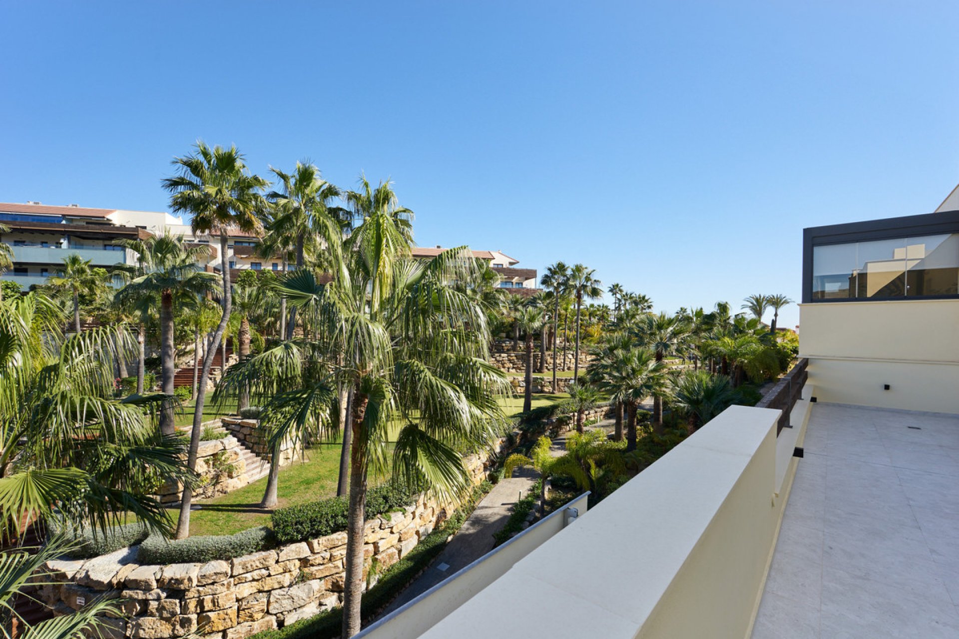 Resale - Apartment - Penthouse - Estepona - Estepona Centro
