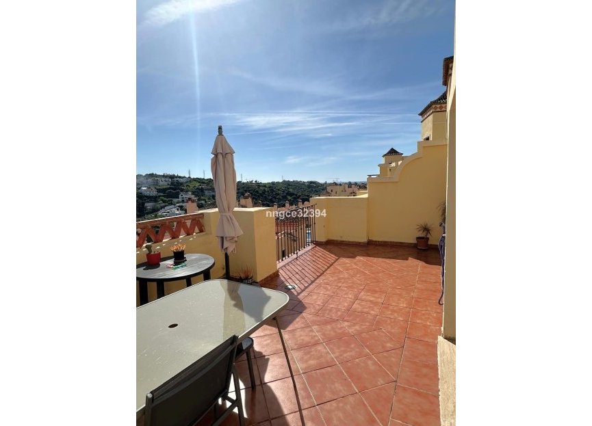 Resale - Apartment - Penthouse - Estepona - Estepona Centro