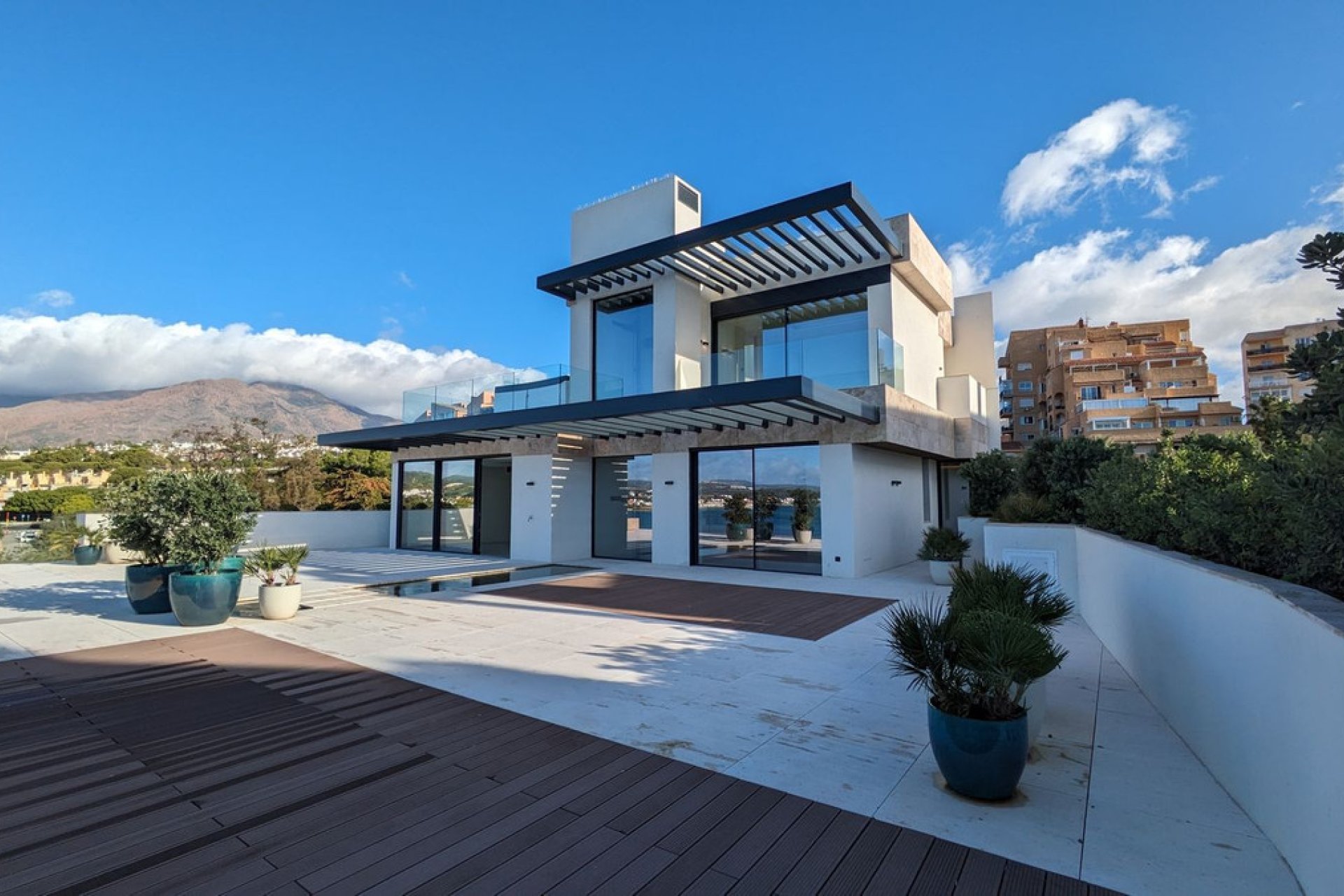 Resale - Apartment - Penthouse - Estepona - Estepona Centro