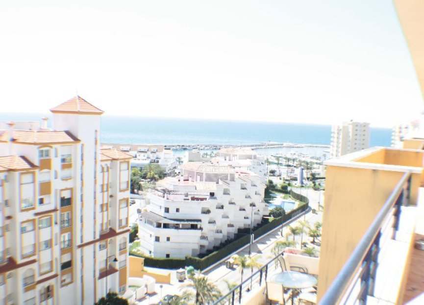 Resale - Apartment - Penthouse - Estepona - Estepona Centro