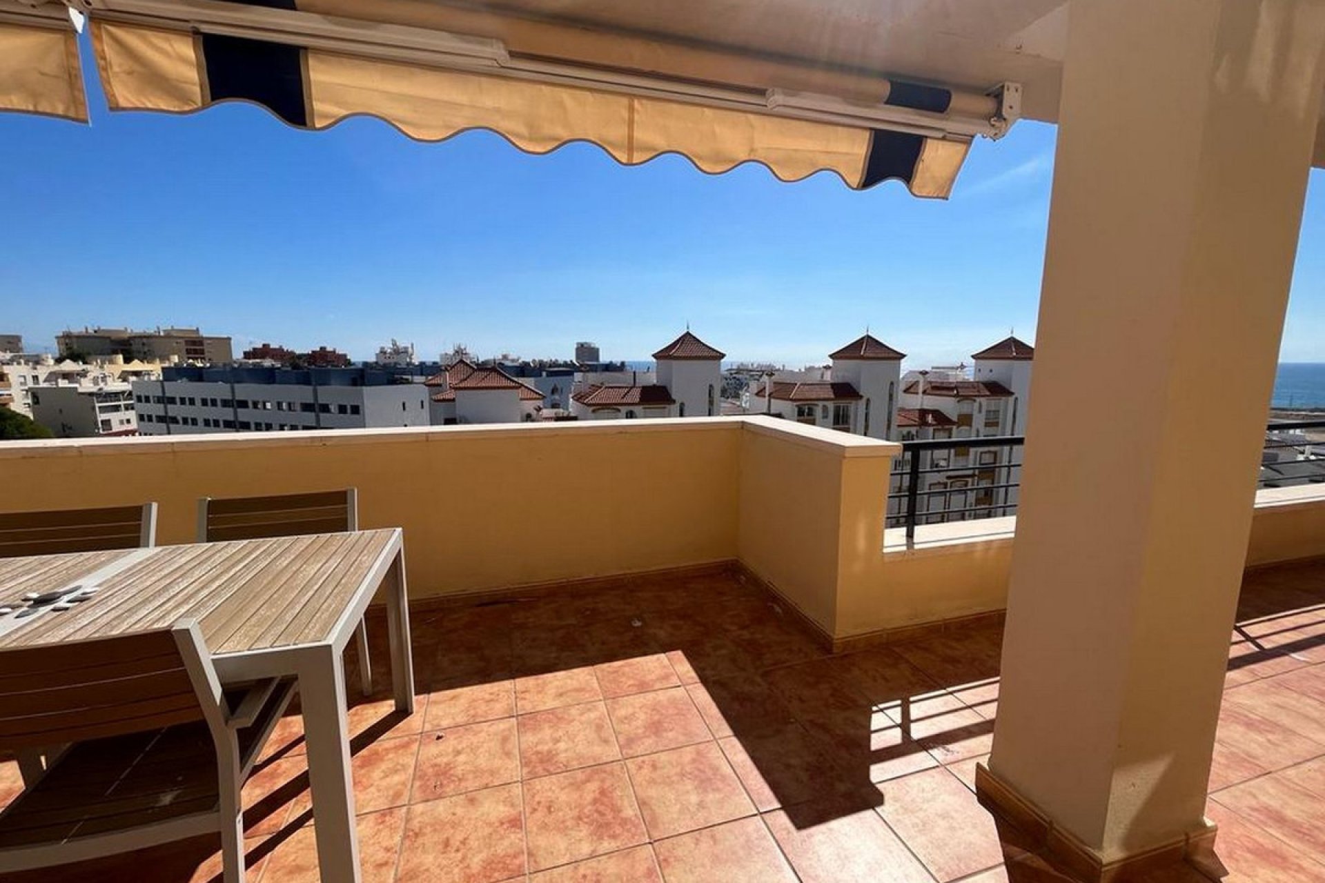 Resale - Apartment - Penthouse - Estepona - Estepona Centro