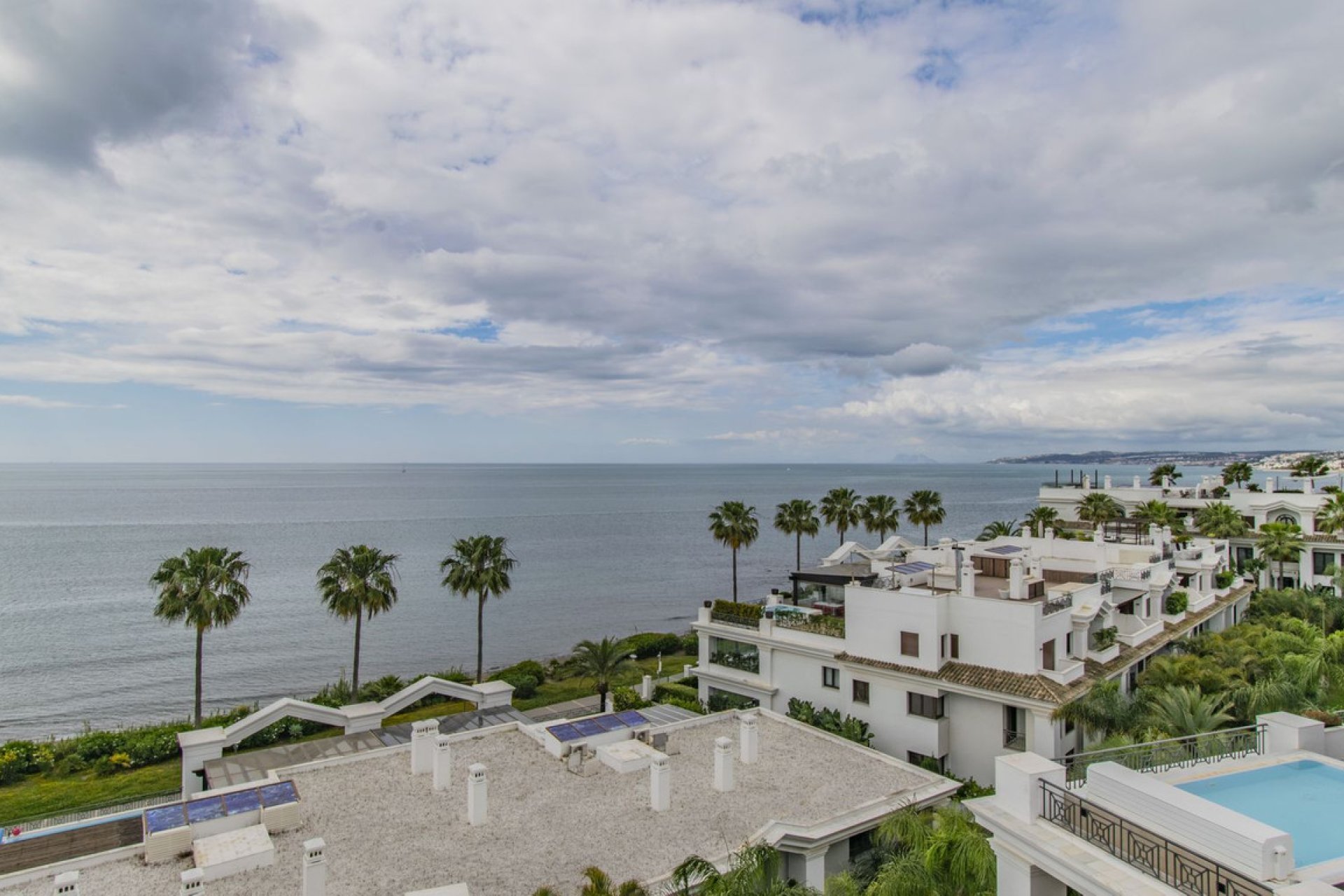 Resale - Apartment - Penthouse - Estepona - Estepona Centro