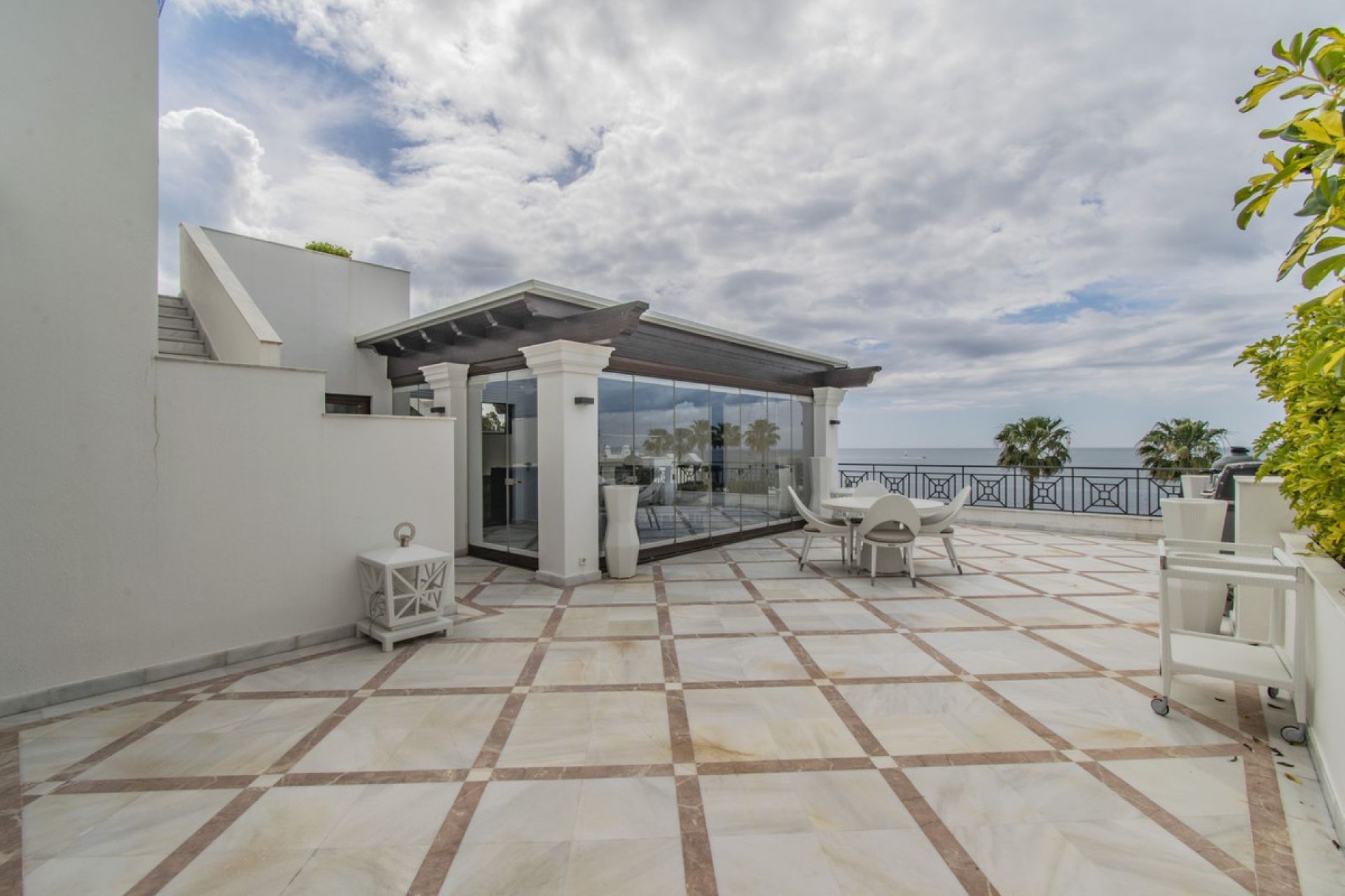 Resale - Apartment - Penthouse - Estepona - Estepona Centro