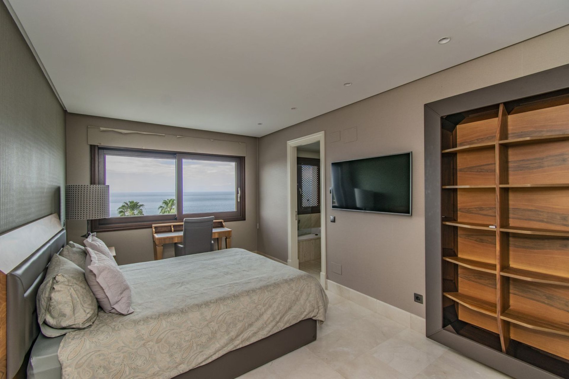 Resale - Apartment - Penthouse - Estepona - Estepona Centro