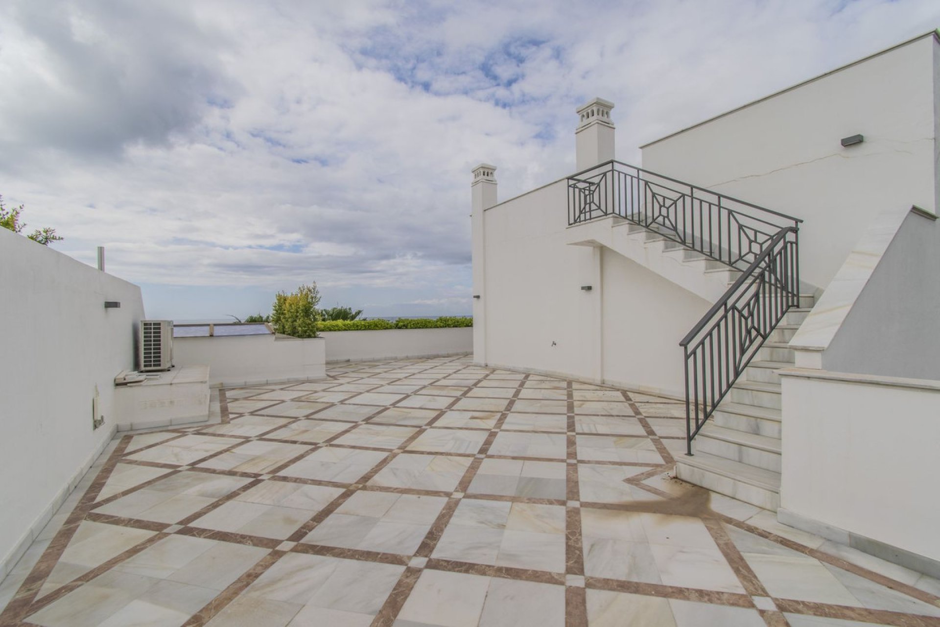 Resale - Apartment - Penthouse - Estepona - Estepona Centro