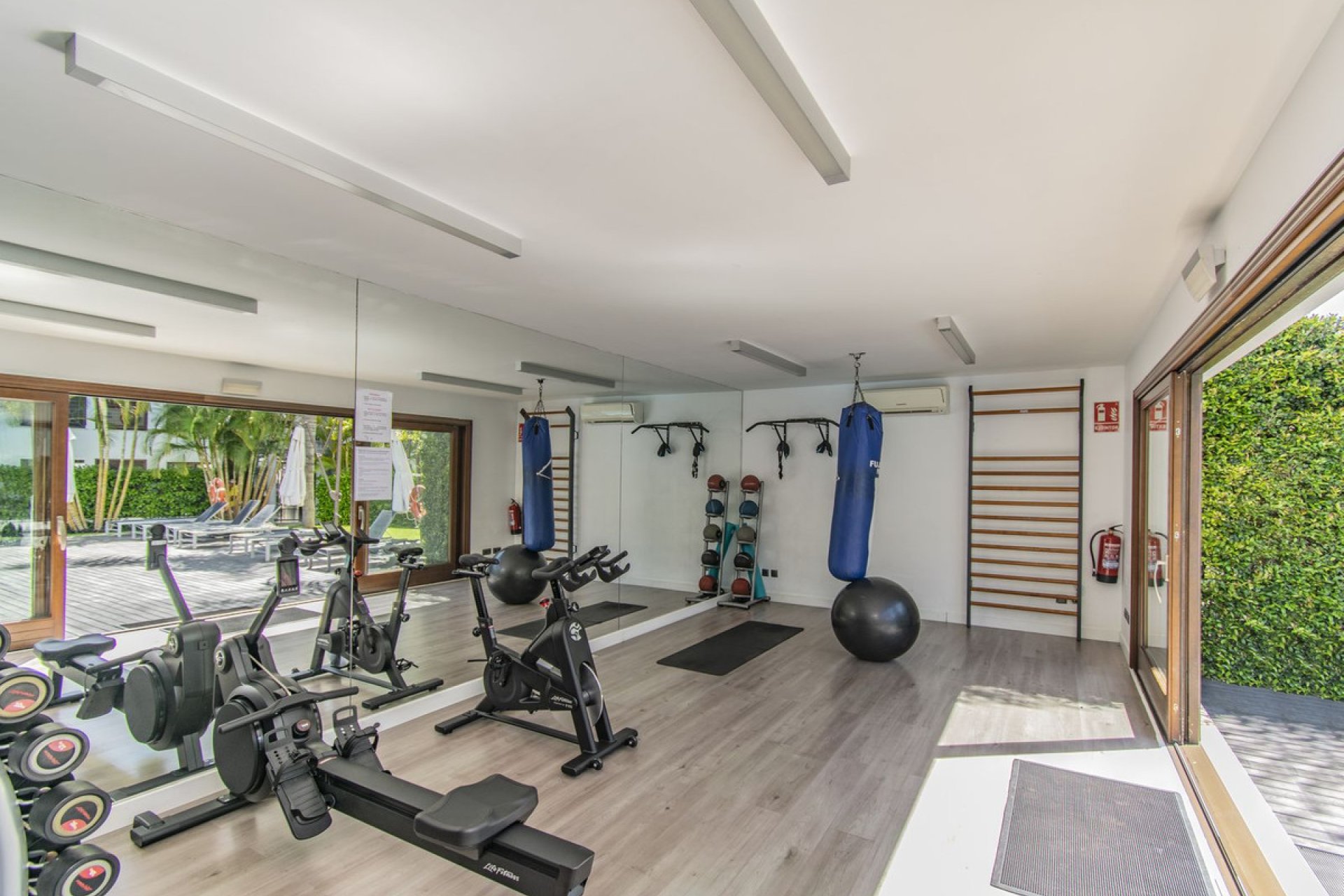 Resale - Apartment - Penthouse - Estepona - Estepona Centro