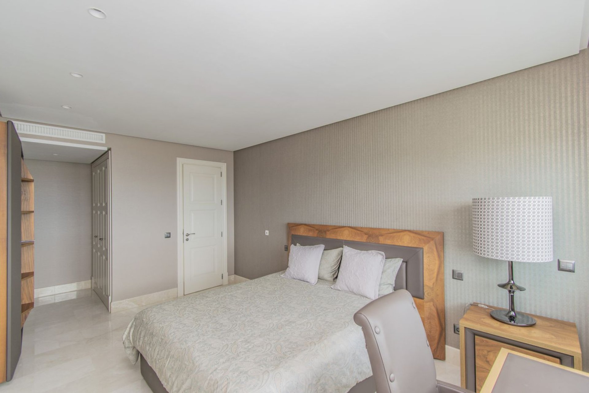 Resale - Apartment - Penthouse - Estepona - Estepona Centro