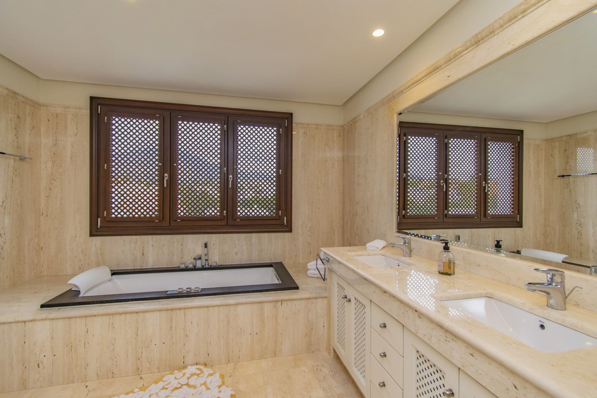 Resale - Apartment - Penthouse - Estepona - Estepona Centro