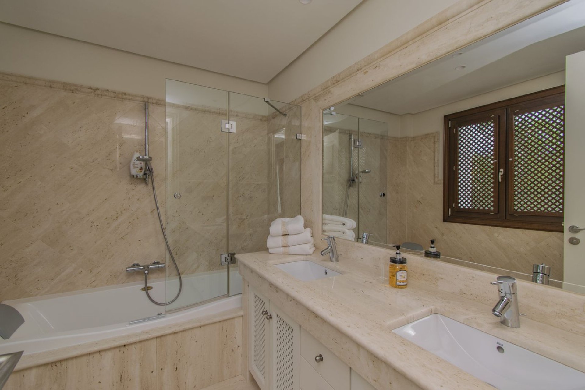 Resale - Apartment - Penthouse - Estepona - Estepona Centro