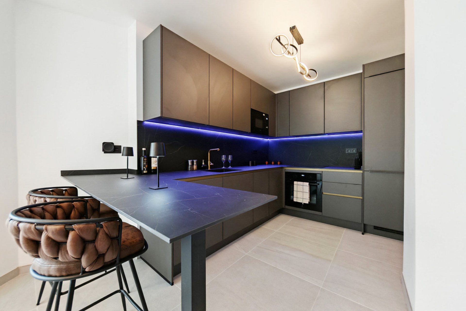 Resale - Apartment - Penthouse - Estepona - Estepona Centro