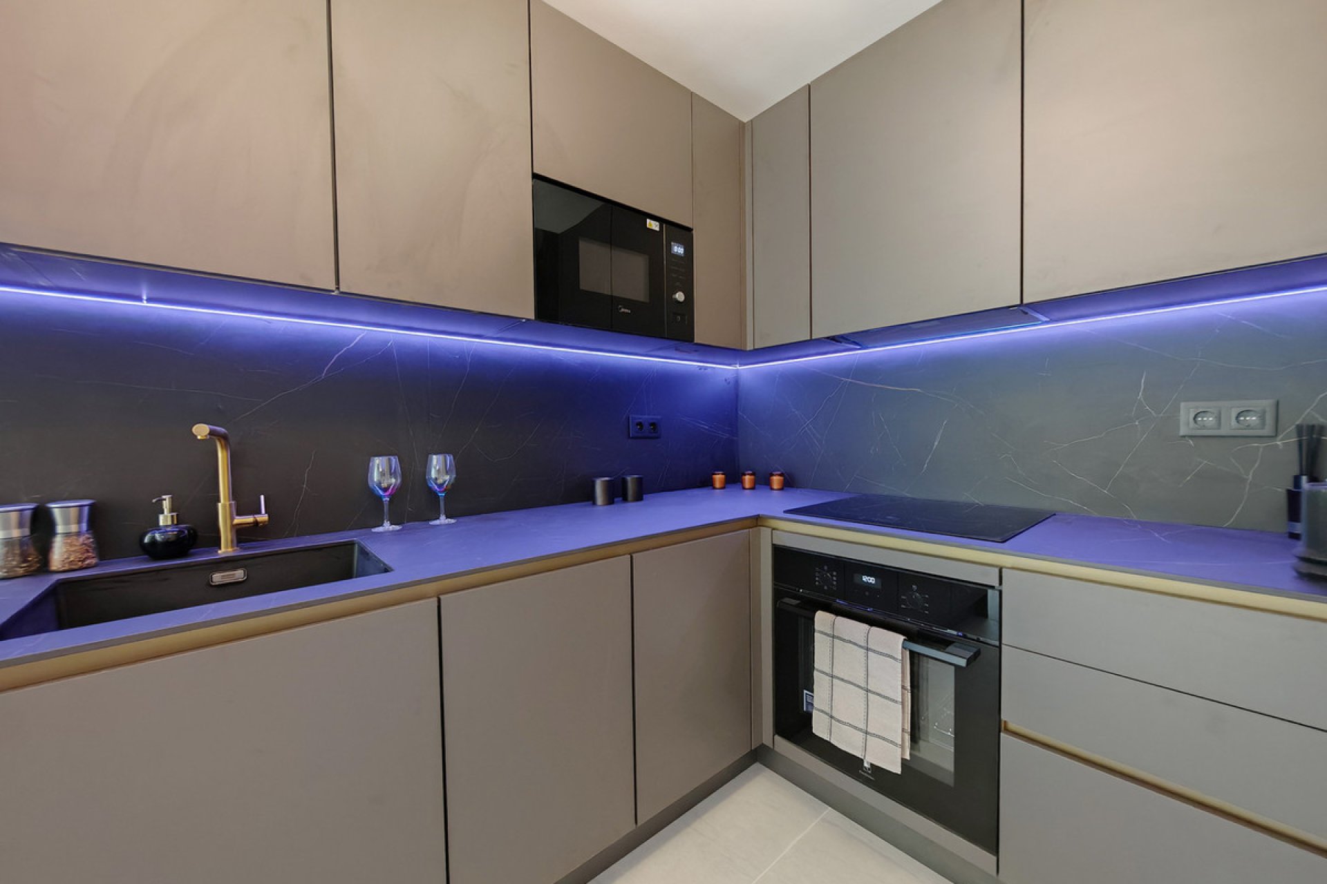 Resale - Apartment - Penthouse - Estepona - Estepona Centro