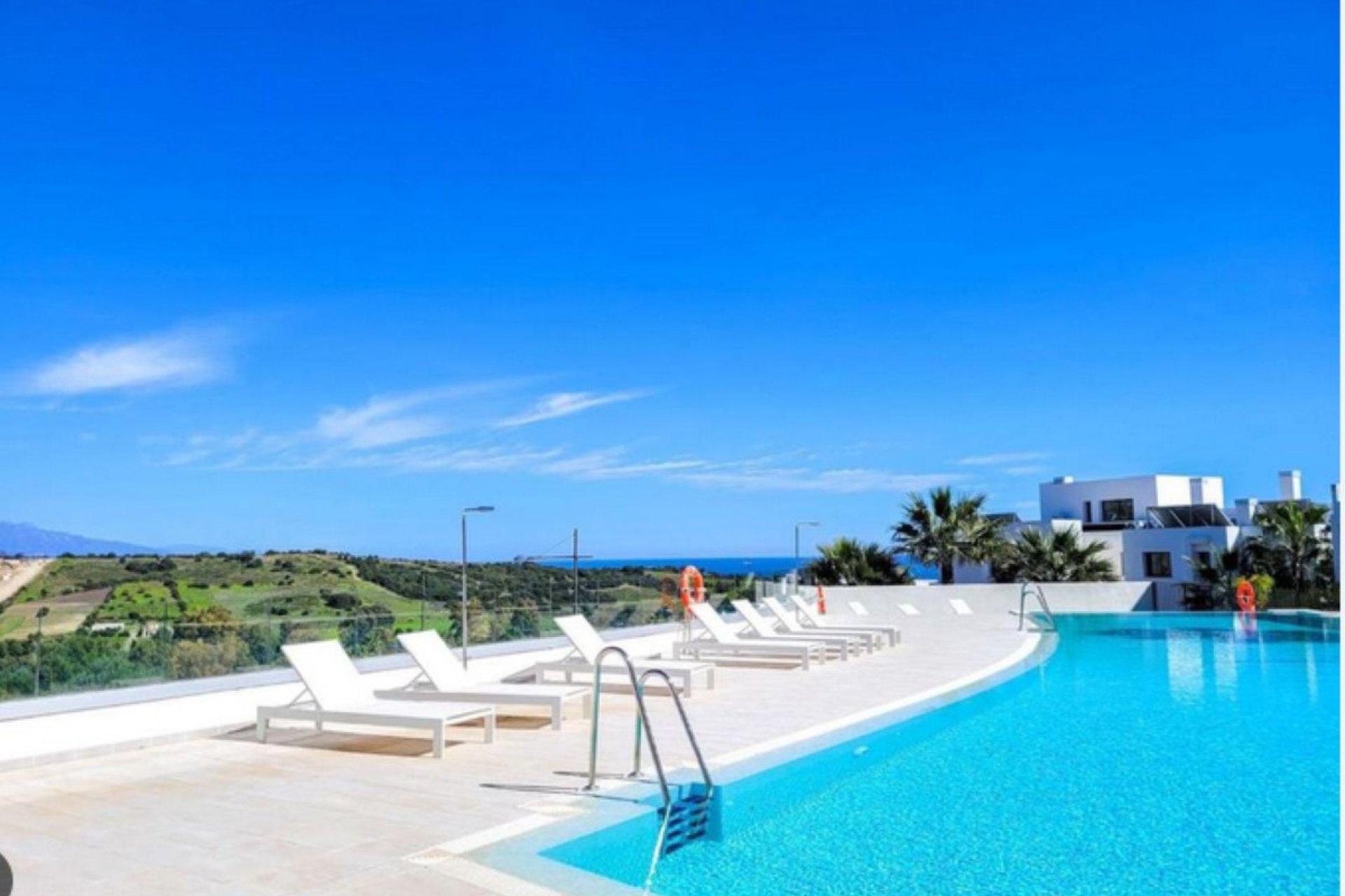 Resale - Apartment - Penthouse - Estepona - Estepona Centro