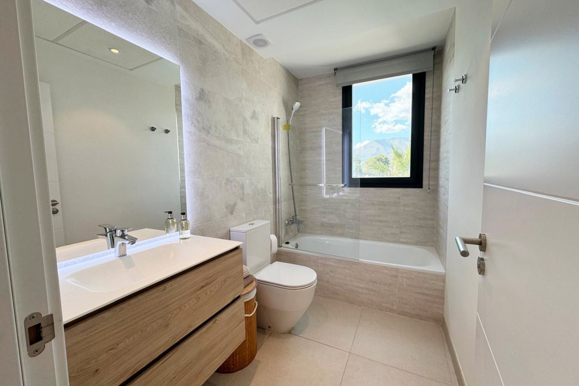 Resale - Apartment - Penthouse - Estepona - Estepona Centro