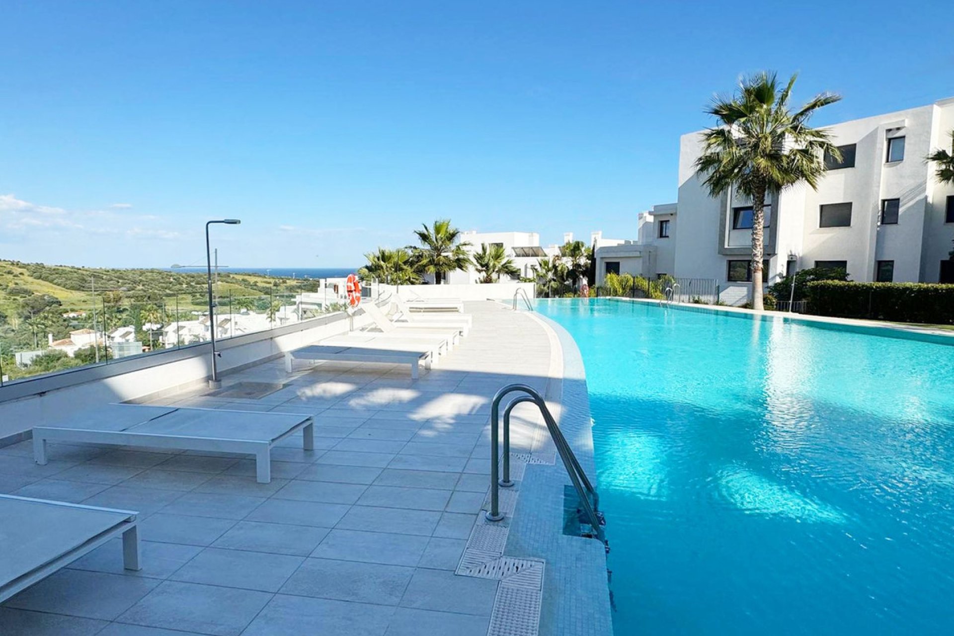 Resale - Apartment - Penthouse - Estepona - Estepona Centro