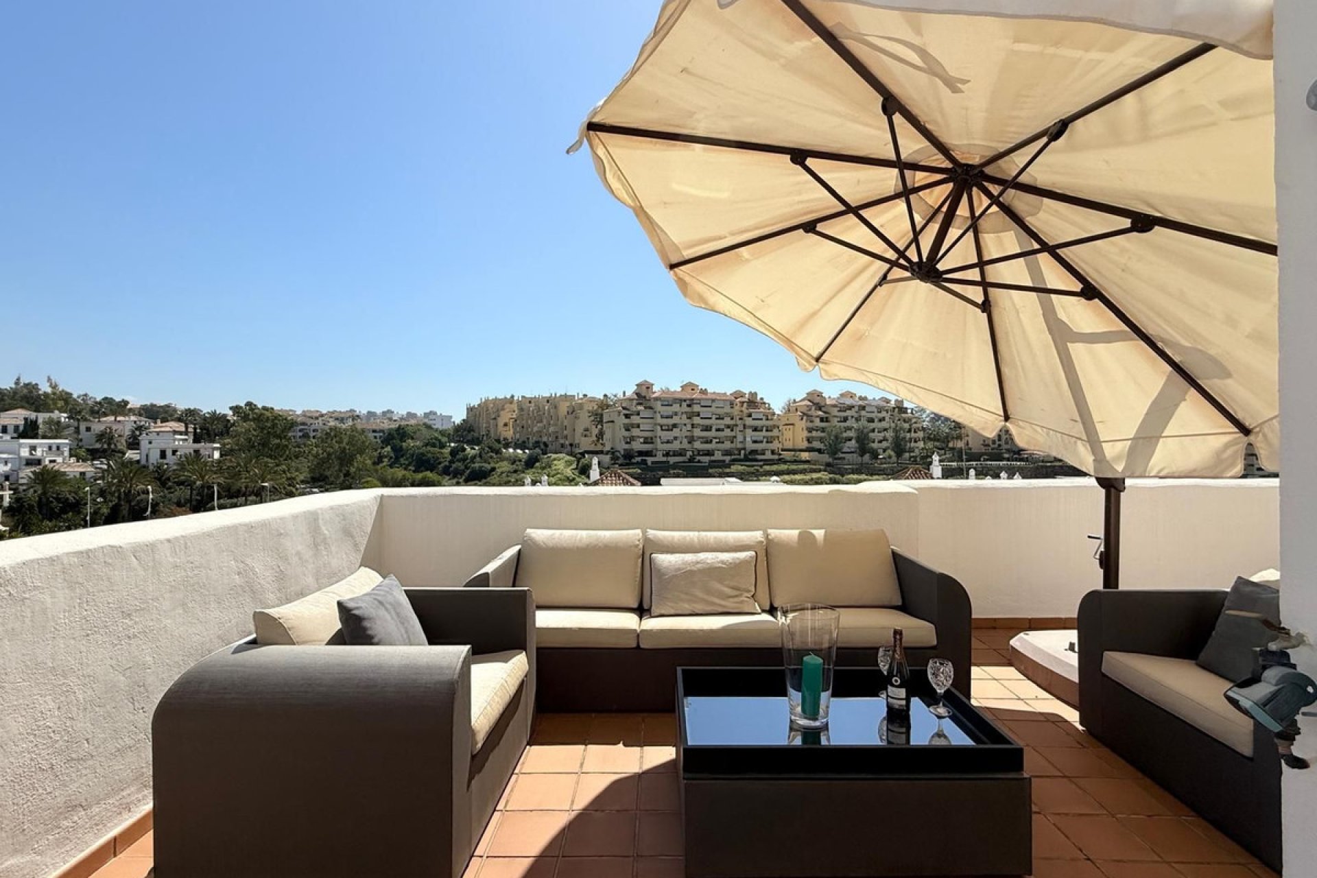 Resale - Apartment - Penthouse - Estepona - Estepona Centro