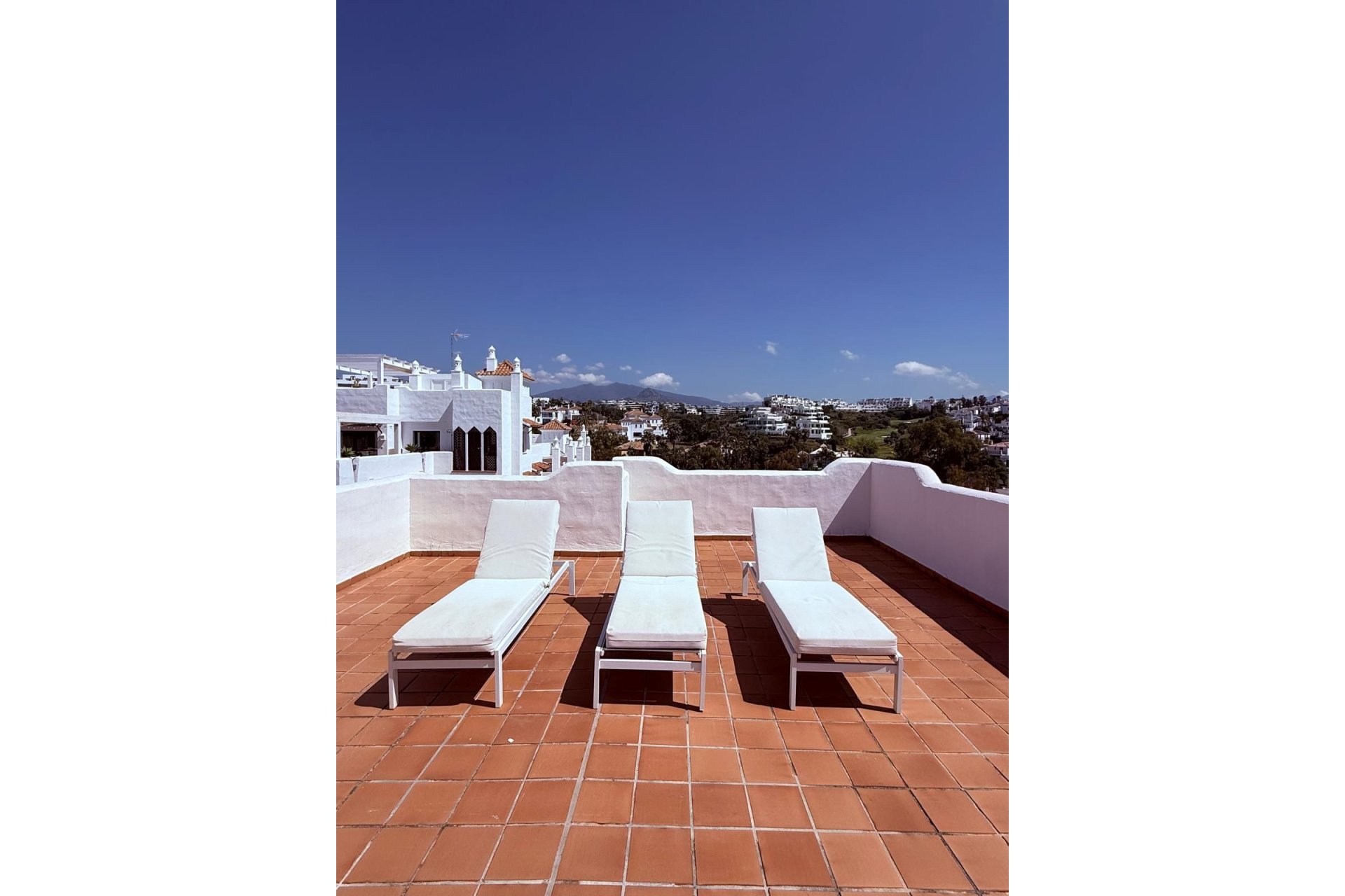 Resale - Apartment - Penthouse - Estepona - Estepona Centro