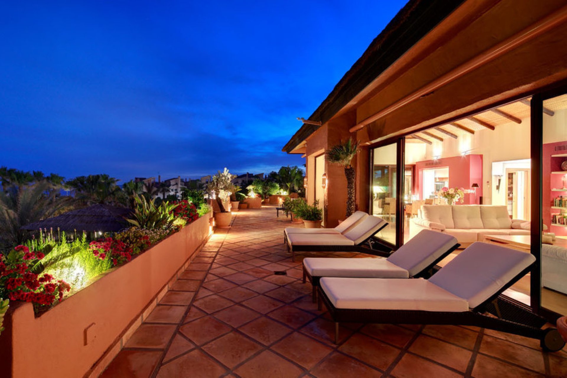 Resale - Apartment - Penthouse - Estepona - Estepona Centro