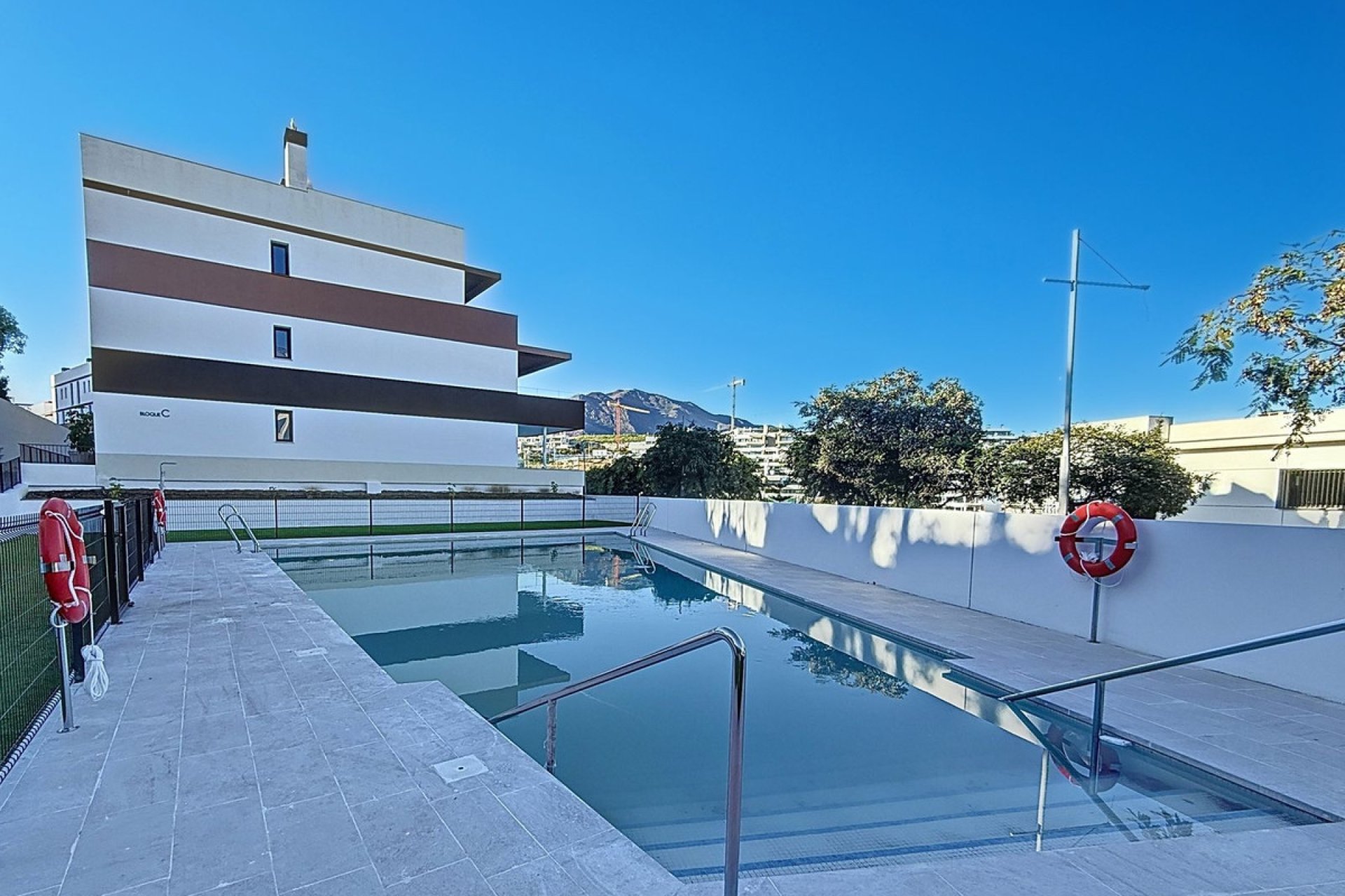 Resale - Apartment - Penthouse - Estepona - Estepona Centro