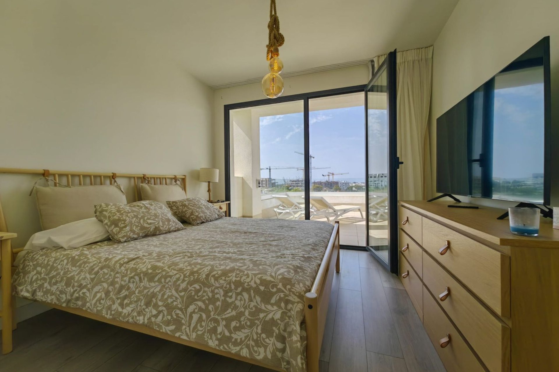 Resale - Apartment - Penthouse - Estepona - Estepona Centro