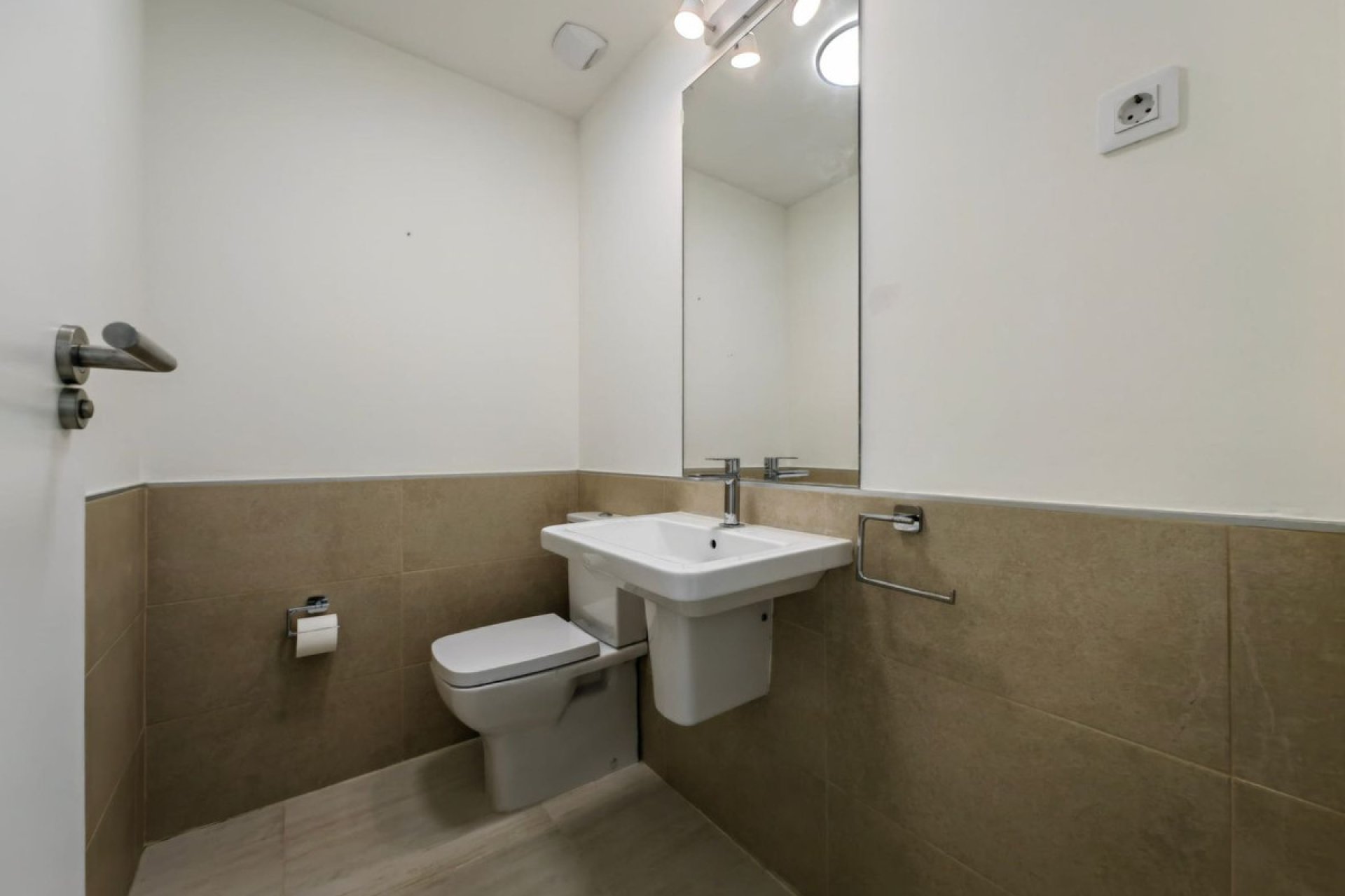 Resale - Apartment - Penthouse - Estepona - Estepona Centro