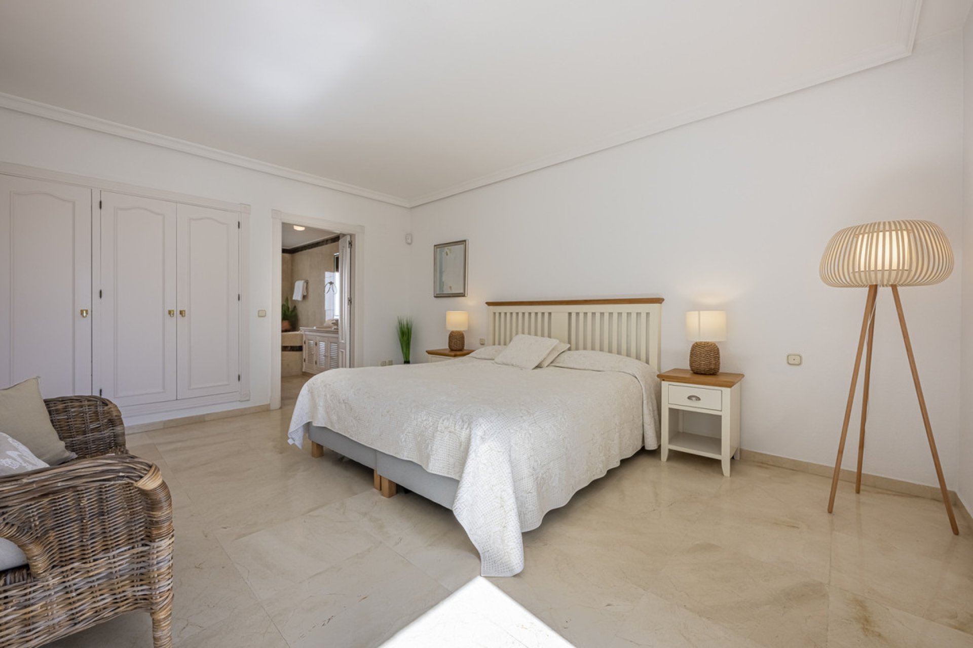 Resale - Apartment - Penthouse - Estepona - Estepona Centro