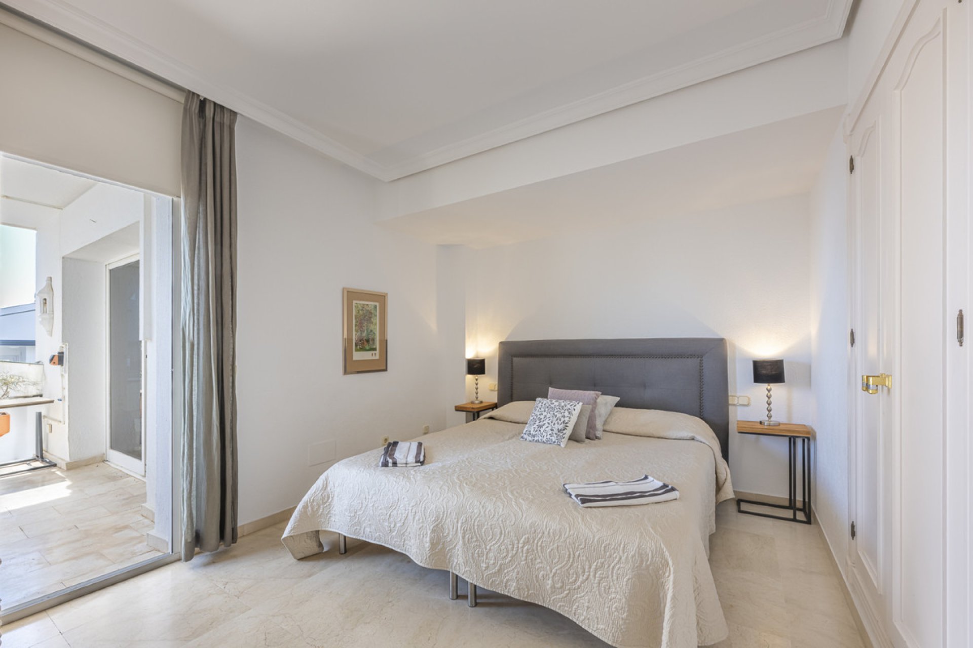 Resale - Apartment - Penthouse - Estepona - Estepona Centro