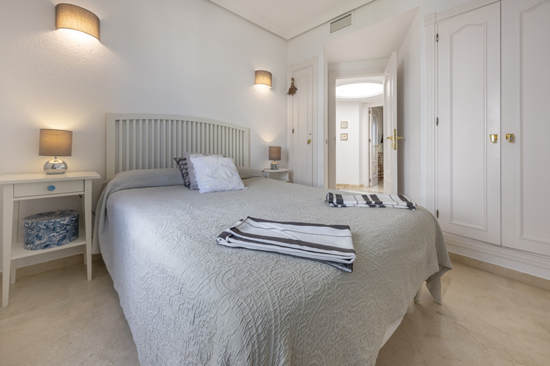 Resale - Apartment - Penthouse - Estepona - Estepona Centro