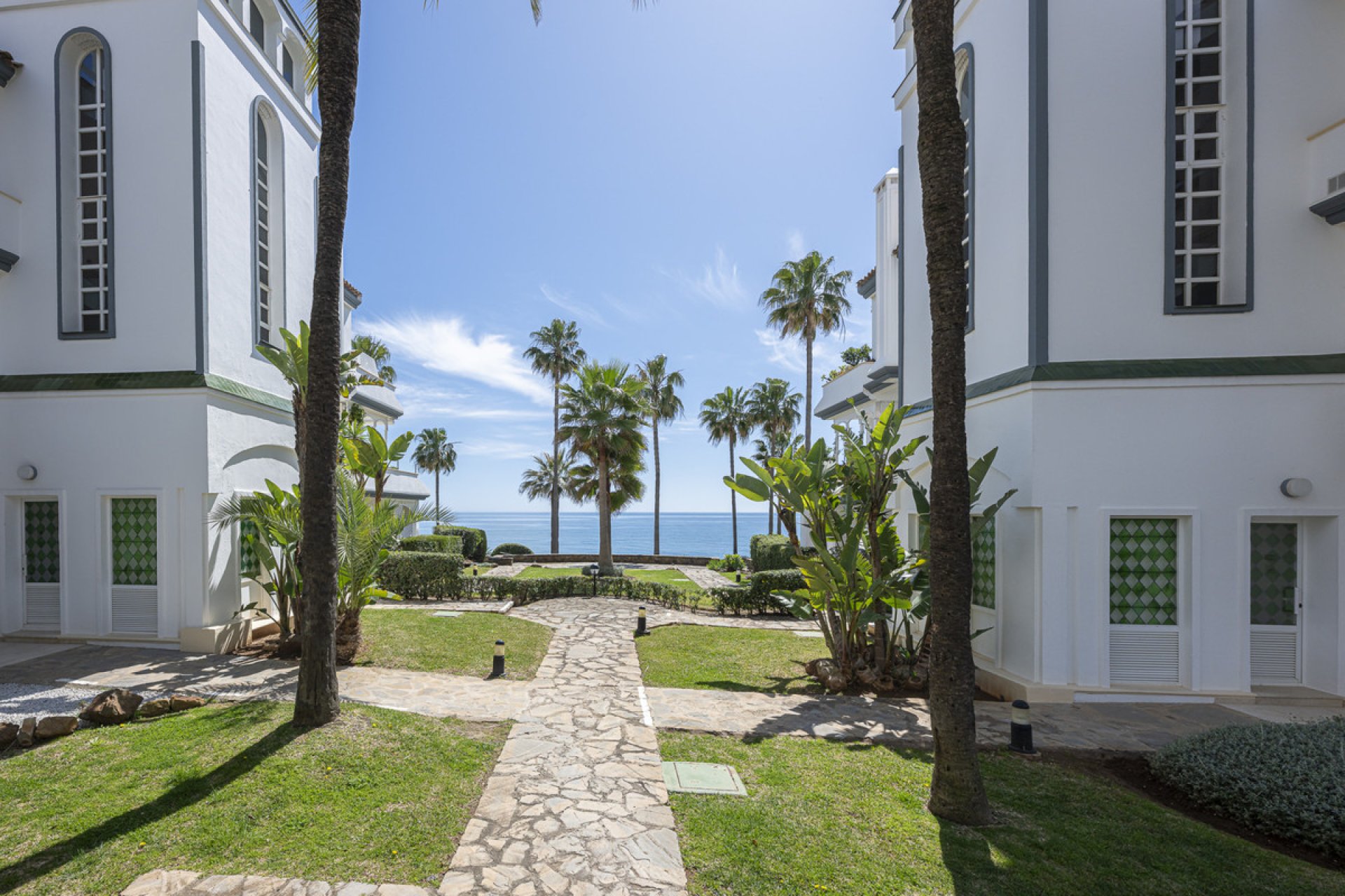 Resale - Apartment - Penthouse - Estepona - Estepona Centro