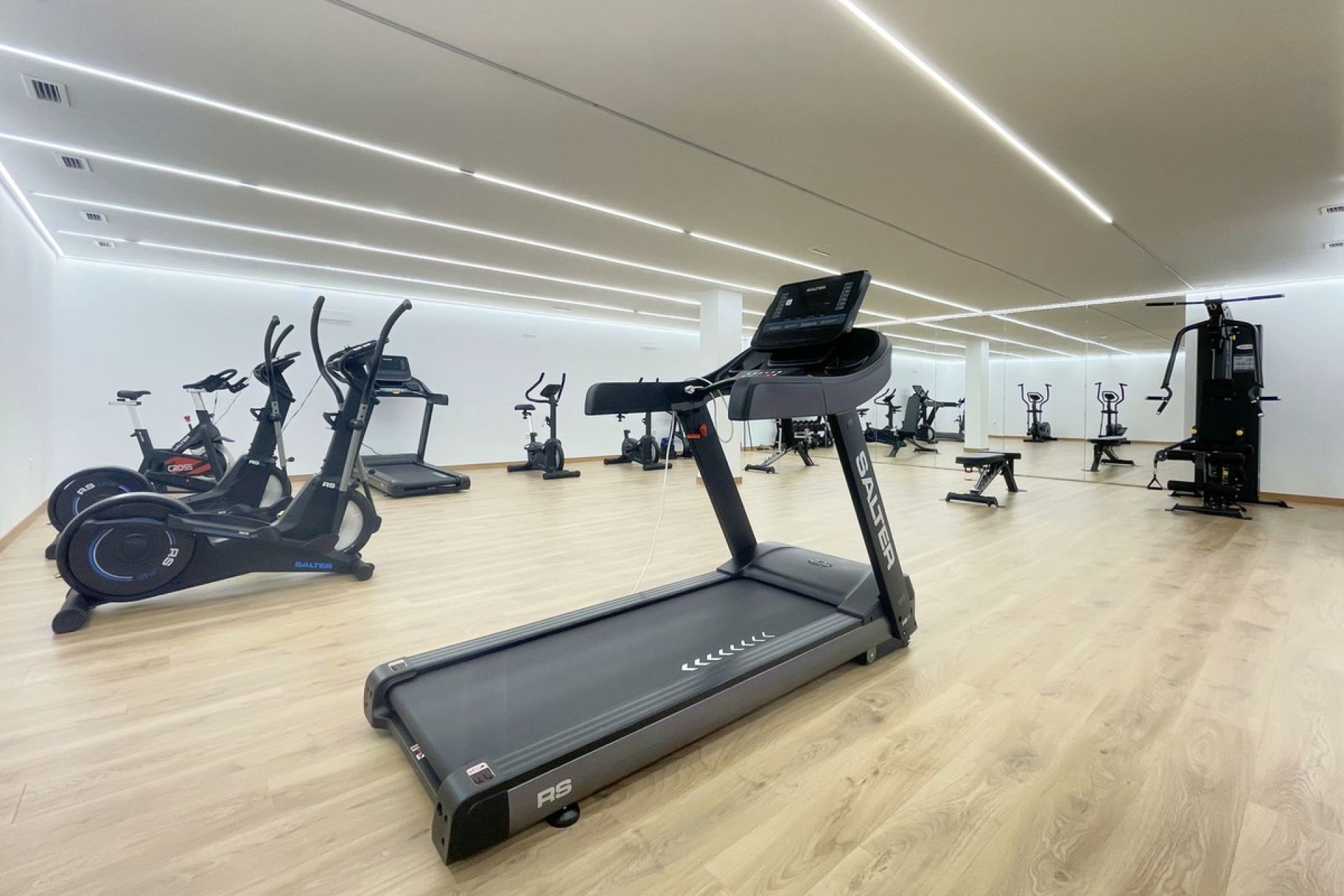 Resale - Apartment - Penthouse - Estepona - Estepona Centro