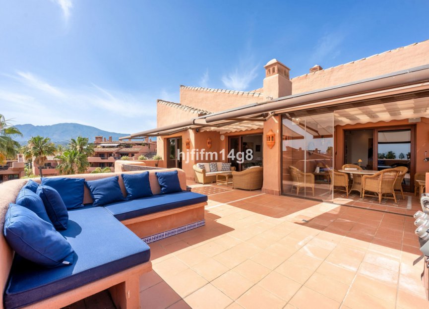 Resale - Apartment - Penthouse - Estepona - Estepona Centro