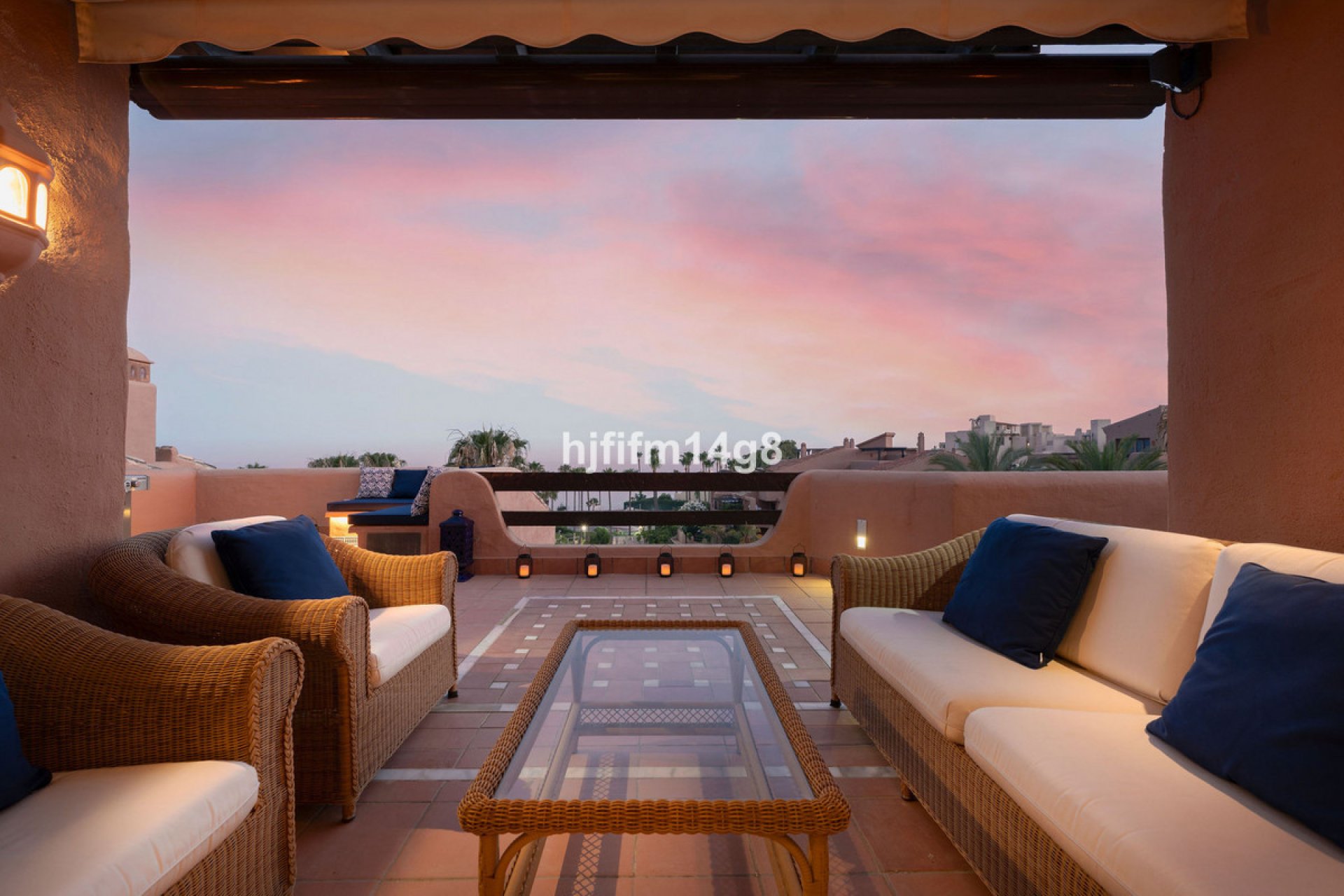 Resale - Apartment - Penthouse - Estepona - Estepona Centro