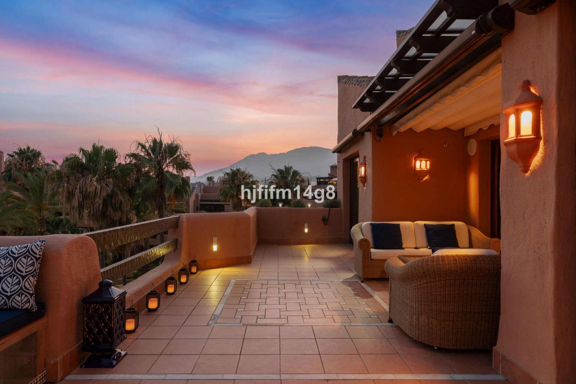 Resale - Apartment - Penthouse - Estepona - Estepona Centro