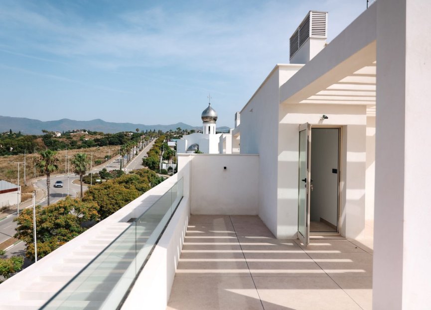 Resale - Apartment - Penthouse - Estepona - Selwo