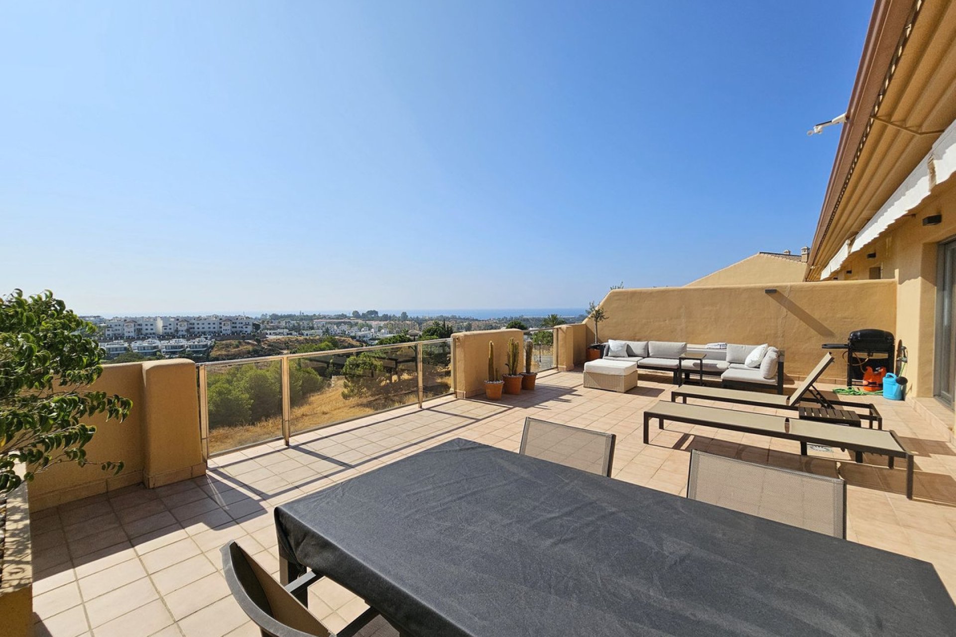 Resale - Apartment - Penthouse - Estepona - Selwo