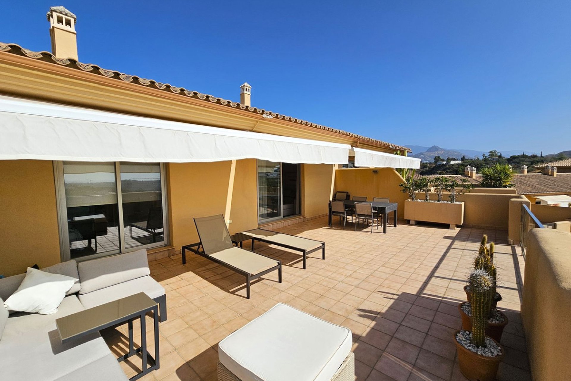 Resale - Apartment - Penthouse - Estepona - Selwo